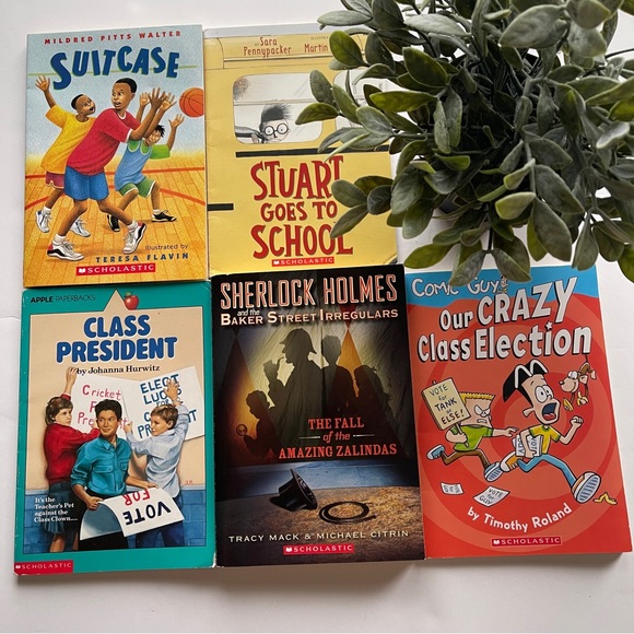 Scholastic Book Bundle  of 5 - Picture 1 of 12